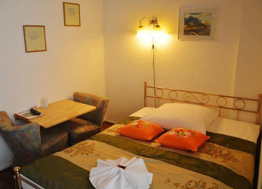 Pension Ingeborg Berlin Ngoại thất bức ảnh